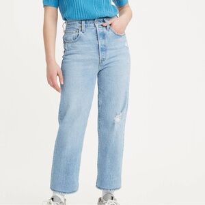 Levi’s ribcage straight ankle jeans light wash distressed